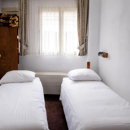 Budget Ben Hotel *